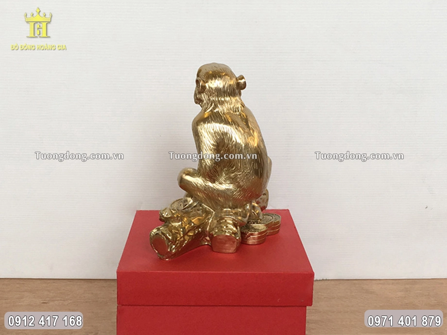 Toàn bộ bề mặt được làm màu uy nghiêm